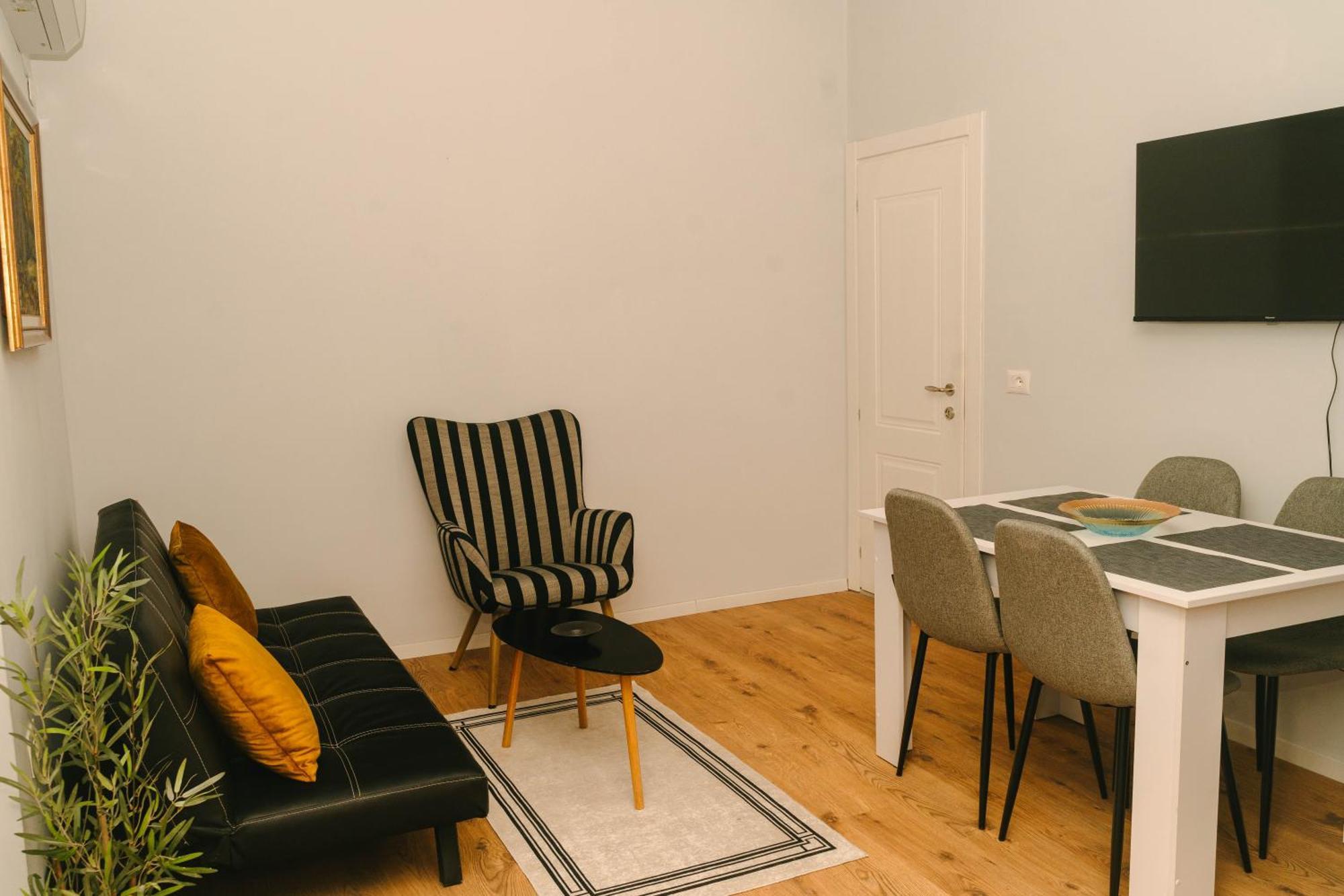Studio Flat In Heart Of Tirana Kültér fotó