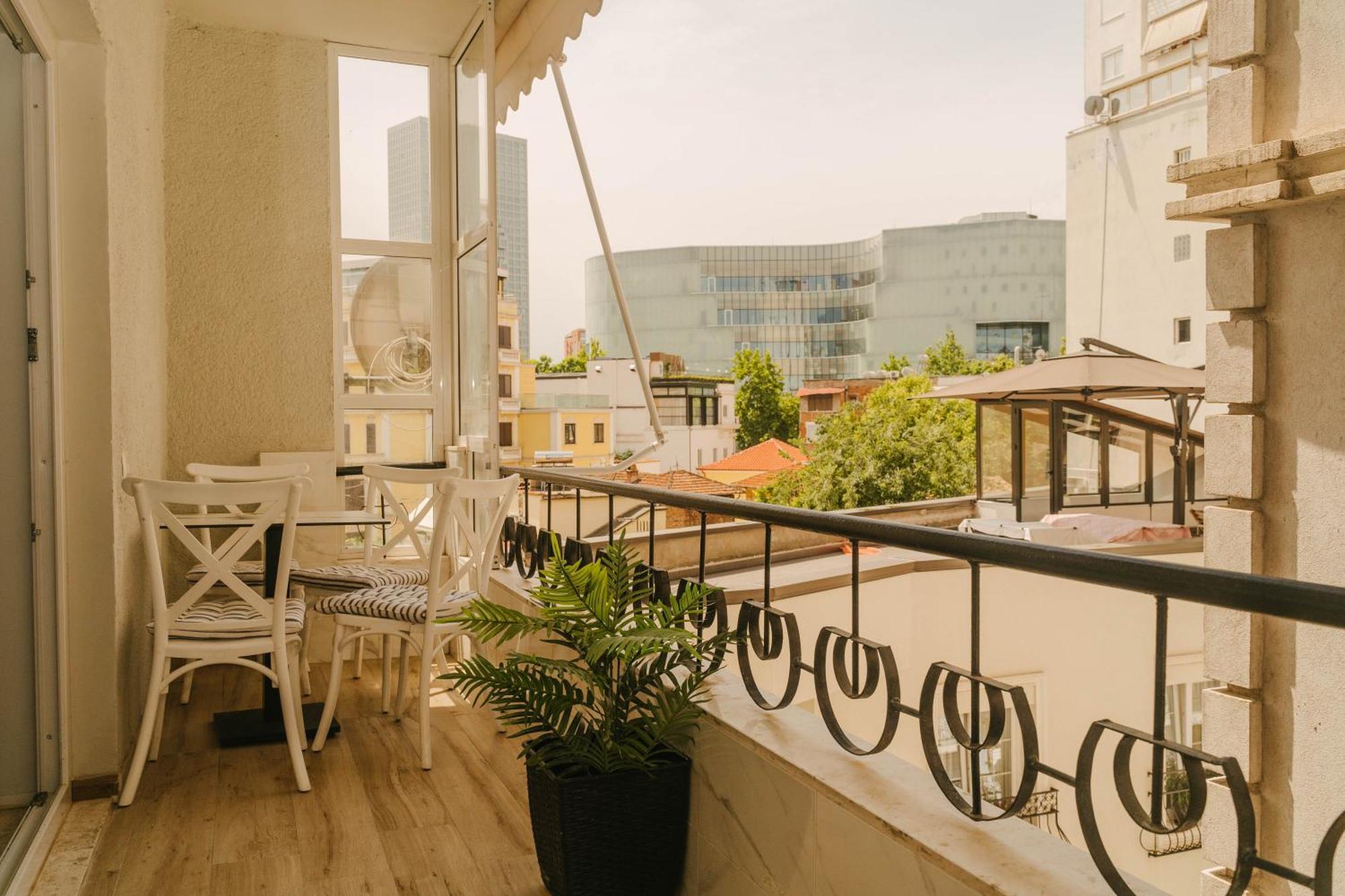 Studio Flat In Heart Of Tirana Kültér fotó
