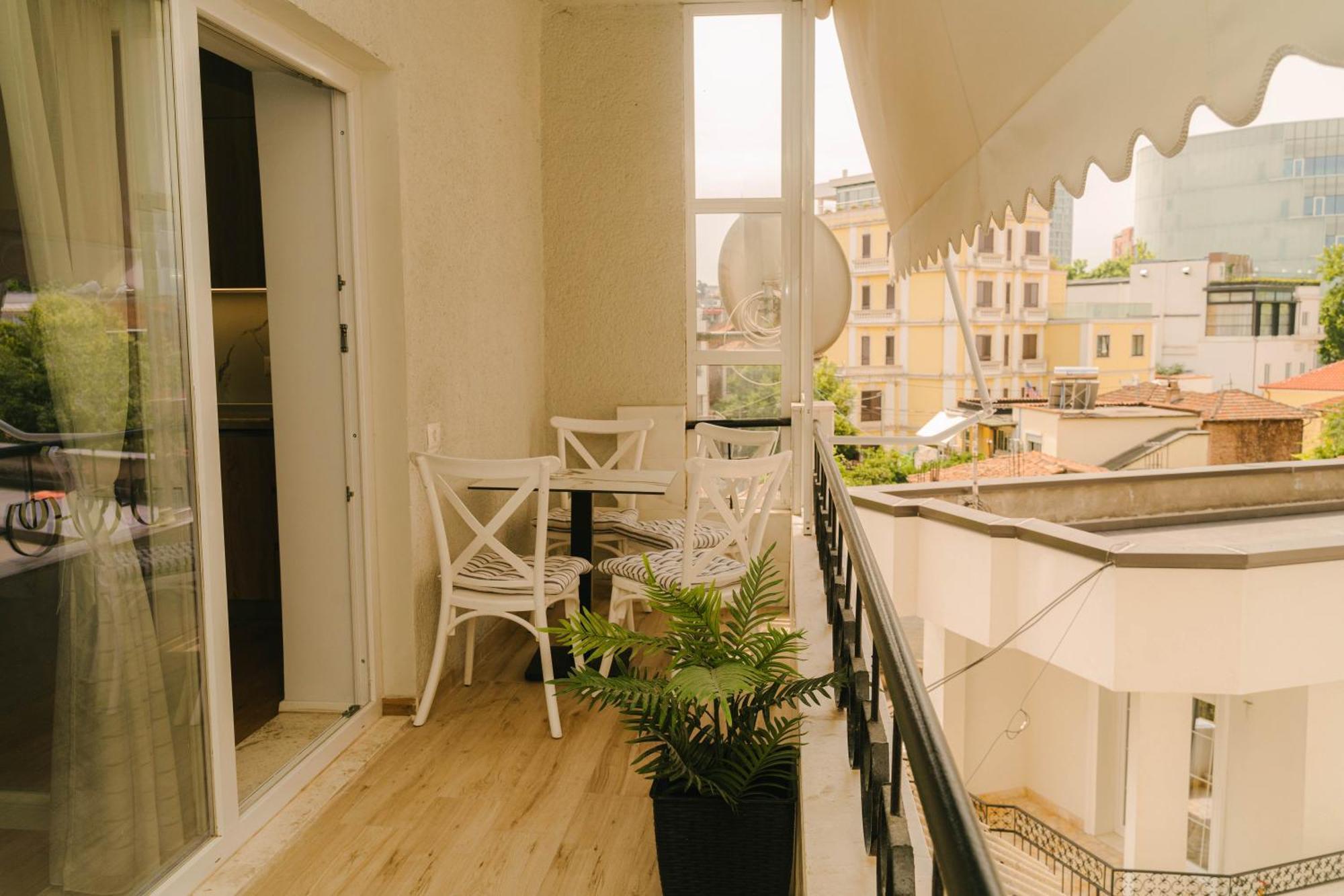 Studio Flat In Heart Of Tirana Kültér fotó